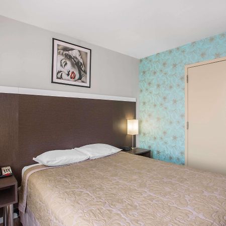 Super 8 By Wyndham Brooklyn / Park Slope Hotel نيو يورك المظهر الخارجي الصورة