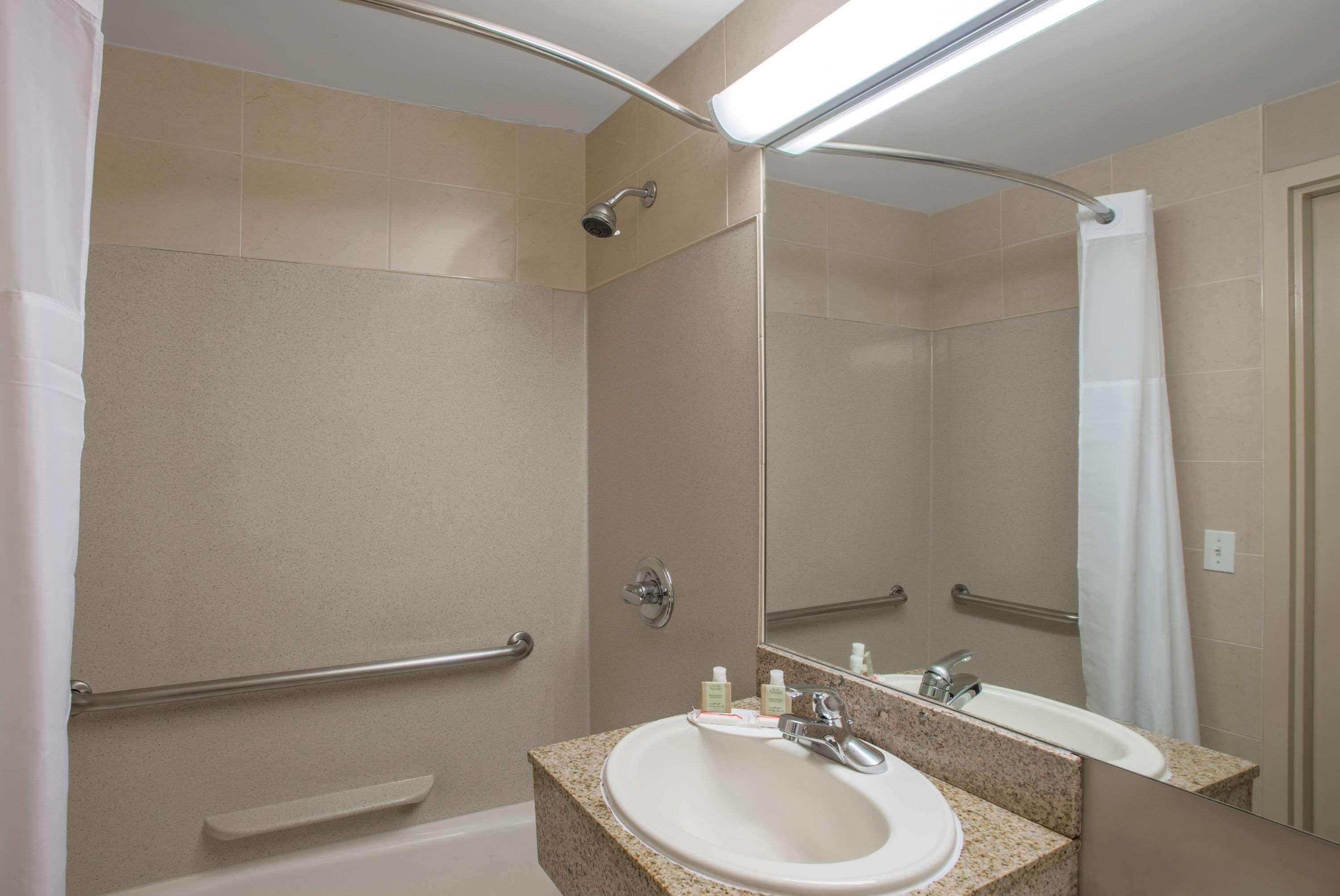 Super 8 By Wyndham Brooklyn / Park Slope Hotel نيو يورك المظهر الخارجي الصورة