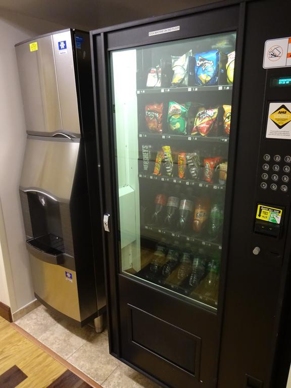 Super 8 By Wyndham Brooklyn / Park Slope Hotel نيو يورك المظهر الخارجي الصورة