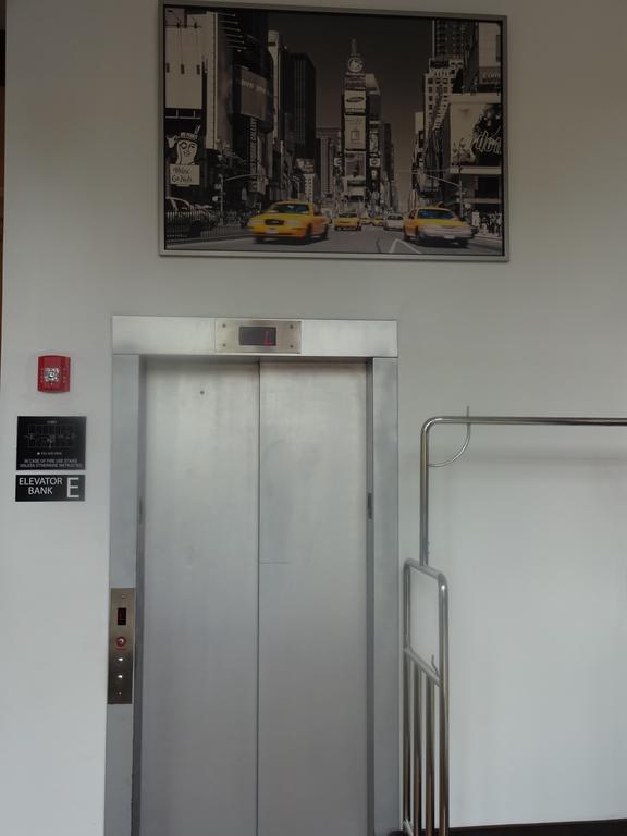 Super 8 By Wyndham Brooklyn / Park Slope Hotel نيو يورك المظهر الخارجي الصورة
