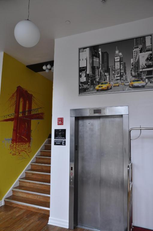 Super 8 By Wyndham Brooklyn / Park Slope Hotel نيو يورك المظهر الخارجي الصورة